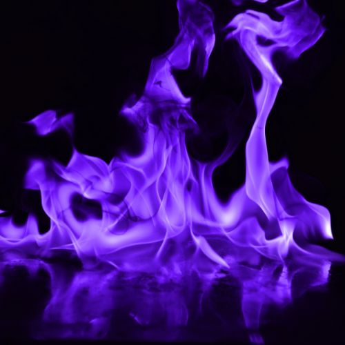 Виолетов пламък
